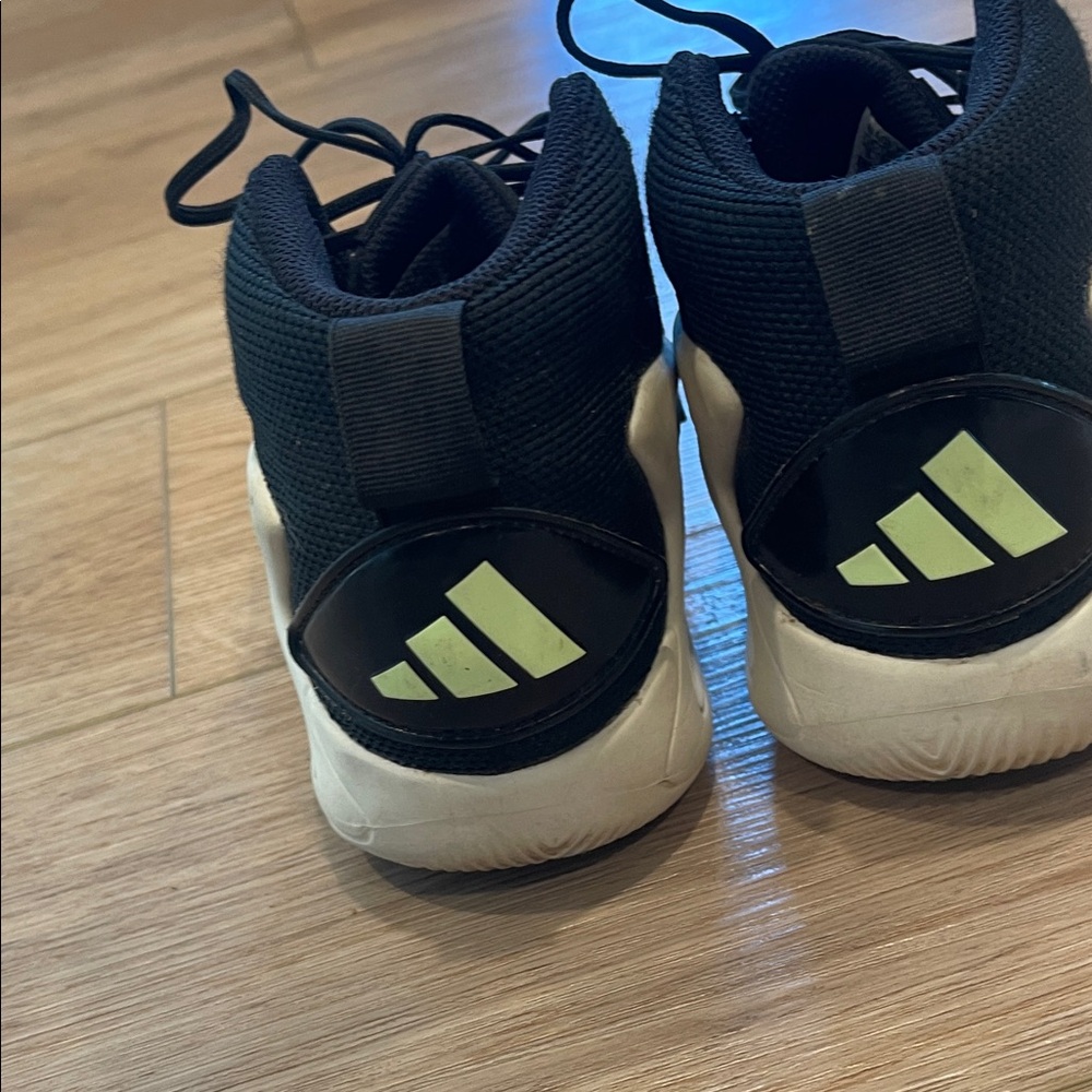 Black and White Athletic Sneakers - Picture 4 of 6